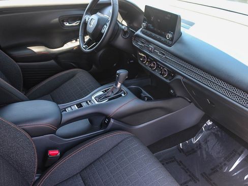 Used 2025 Honda HR-V Sport image 17