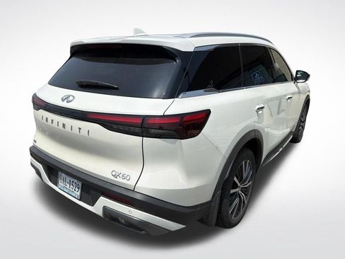 Used 2023 INFINITI QX60 Sensory w/ Vision Package AWD/4WD image 3