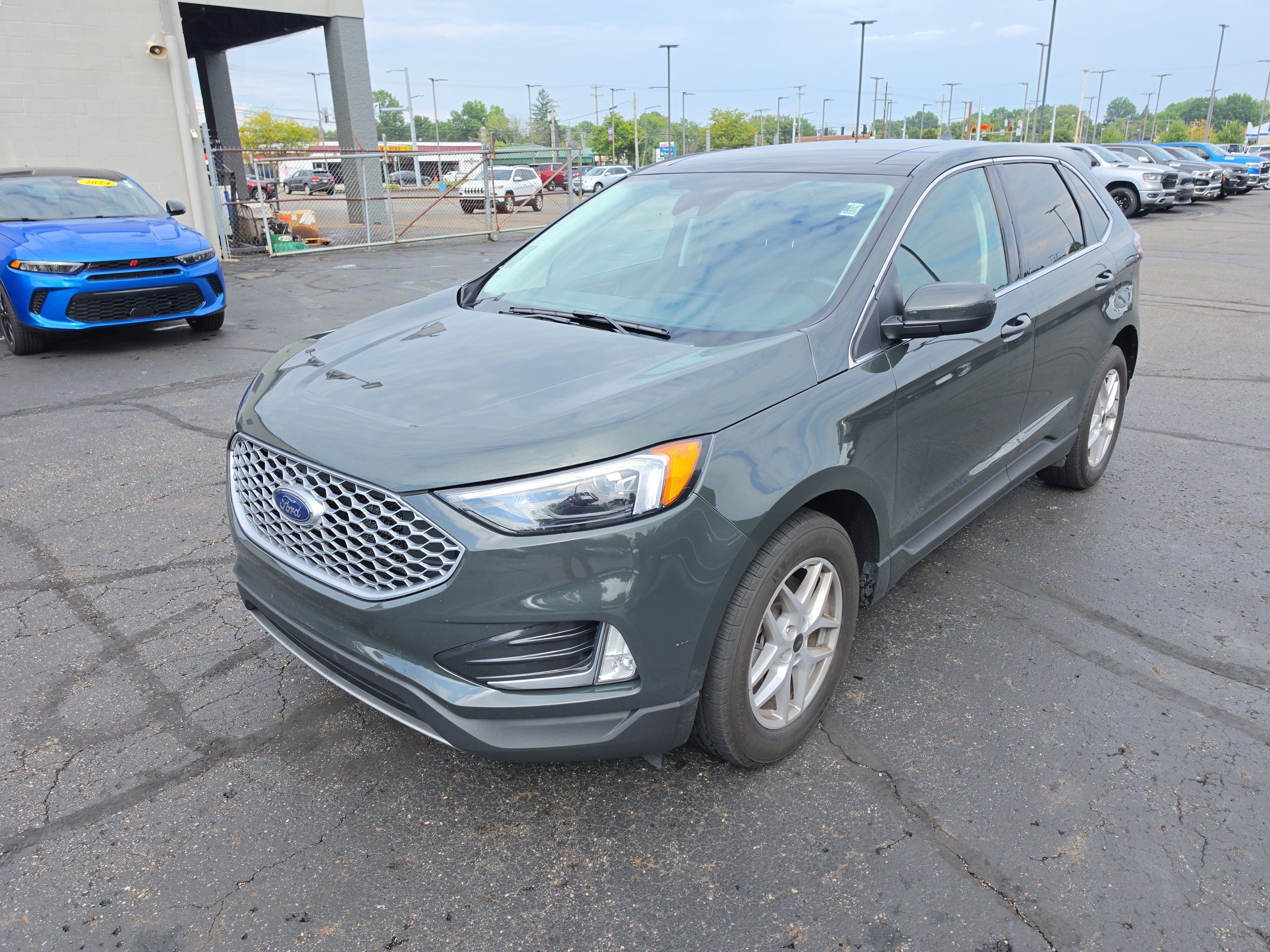 Used 2023 Ford Edge SEL w/ Convenience Package AWD/4WD image 7