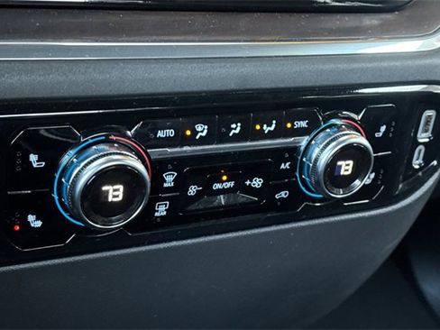 Used 2025 GMC Sierra 1500 SLT image 19