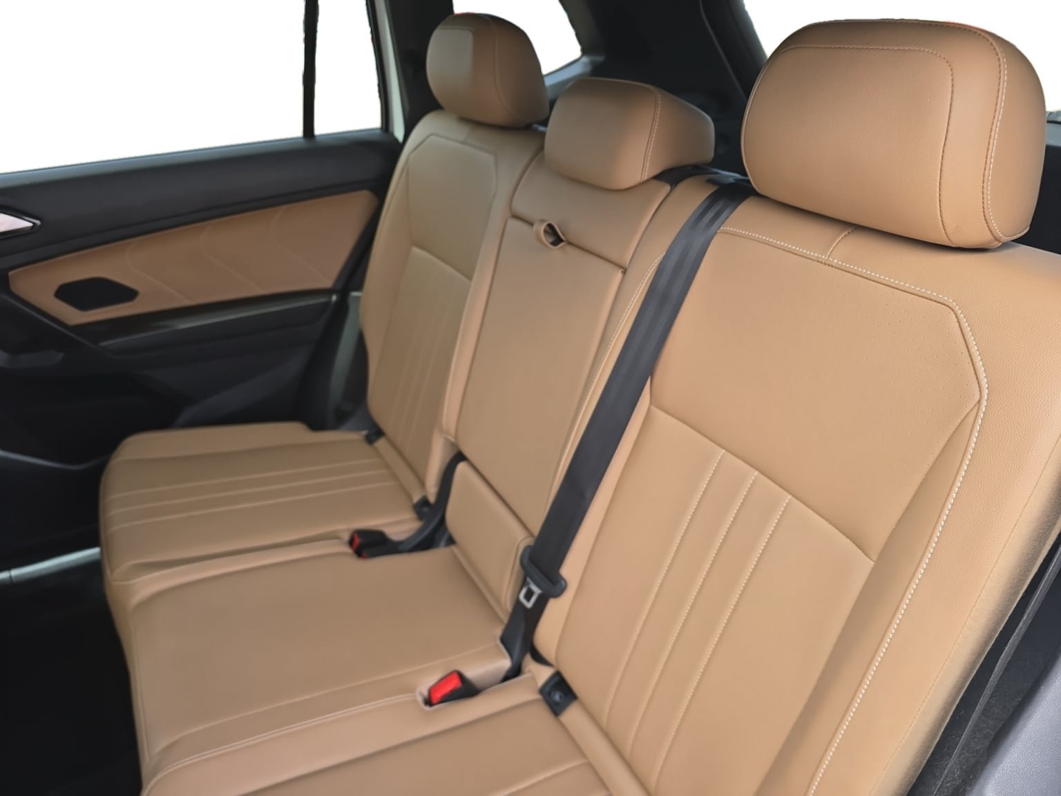 Used 2023 Volkswagen Tiguan SE AWD/4WD image 16