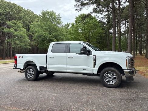 Used 2024 Ford F250 Lariat AWD/4WD image 2