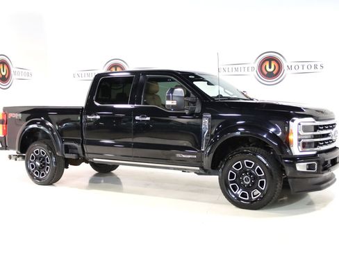 Used 2023 Ford F250 Platinum w/ FX4 Off-Road Package AWD/4WD image 7