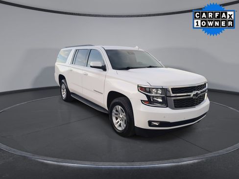 Used 2019 Chevrolet Suburban LT w/ Luxury Package image 2