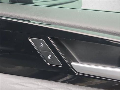 Certified 2023 Volkswagen Taos S FWD image 25