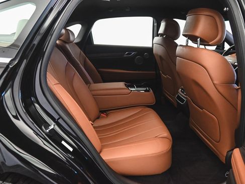 Used 2024 Genesis G80 image 32