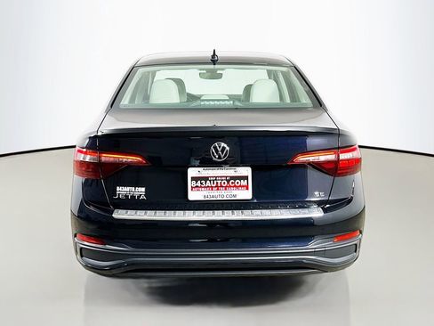 Used 2023 Volkswagen Jetta SE FWD image 6