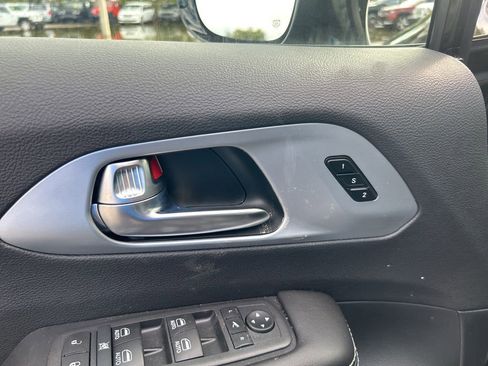 New 2026 Chrysler Pacifica Limited w/ S Appearance Package image 38