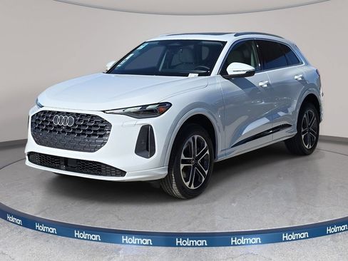 Certified 2025 Audi Q5 Premium w/ Convenience Package AWD/4WD image 1