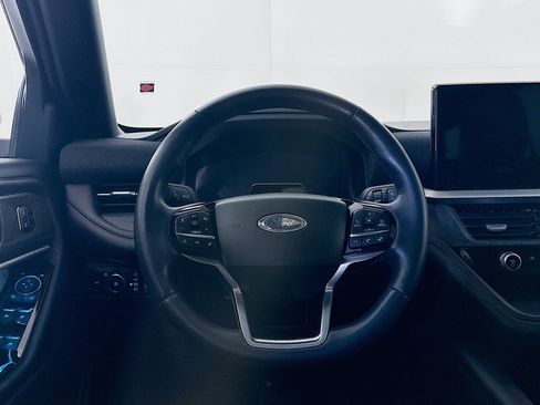Used 2025 Ford Explorer Platinum w/ LUX Leather Package image 18