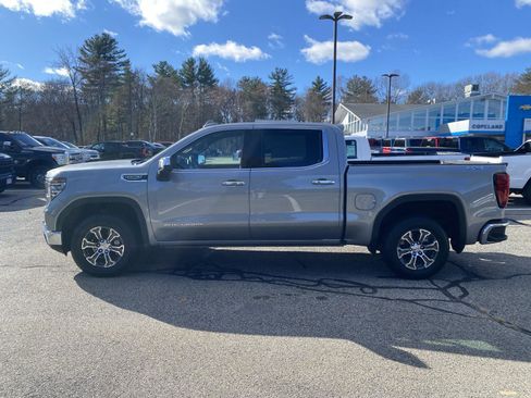 Used 2025 GMC Sierra 1500 SLT image 4