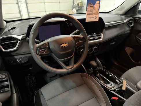 Certified 2025 Chevrolet TrailBlazer LT AWD/4WD image 17