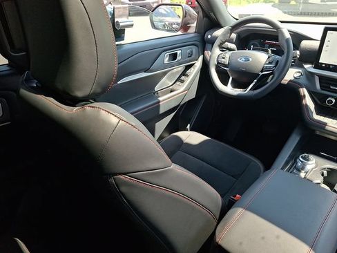 Used 2025 Ford Explorer ST AWD/4WD image 13