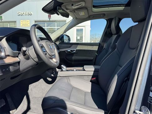 Used 2026 Volvo XC90 T8 Plus w/ Protection Package Premier image 13