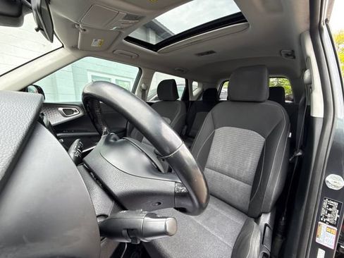 Used 2021 Kia Soul GT-Line FWD image 21