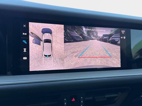 Used 2024 Porsche Cayenne AWD image 45