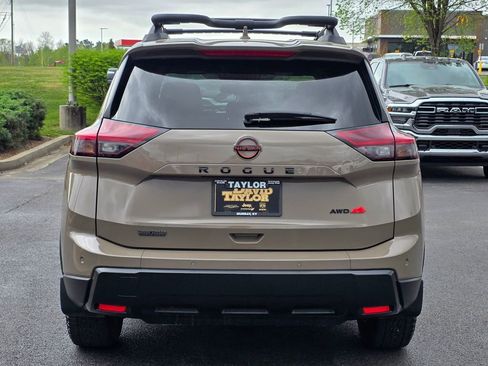 Used 2025 Nissan Rogue SV w/ Rock Creek Premium Package image 6