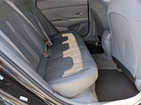 Used 2024 Hyundai Elantra Blue FWD image 17