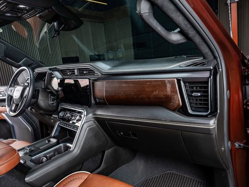 Used 2024 GMC Sierra 2500 Denali Ultimate image 18