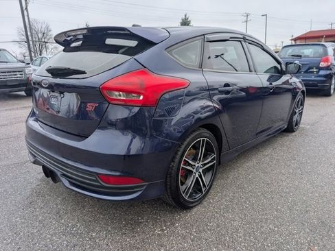 Used 2017 Ford Focus ST image 6