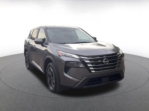 Used 2025 Nissan Rogue SV AWD/4WD image 3