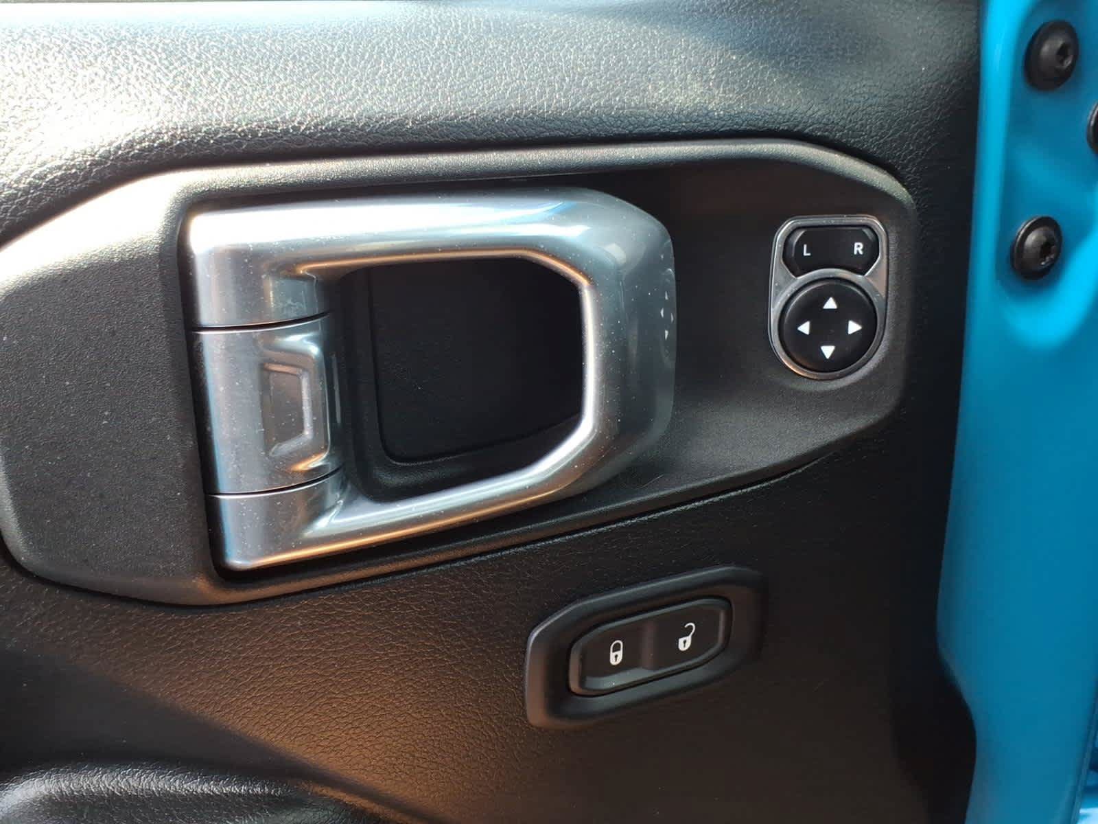 Used 2021 Jeep Wrangler Sport AWD/4WD image 38