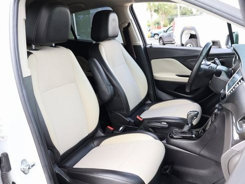 Used 2018 Buick Encore Preferred image 18