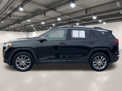 Used 2024 GMC Terrain SLT image 13