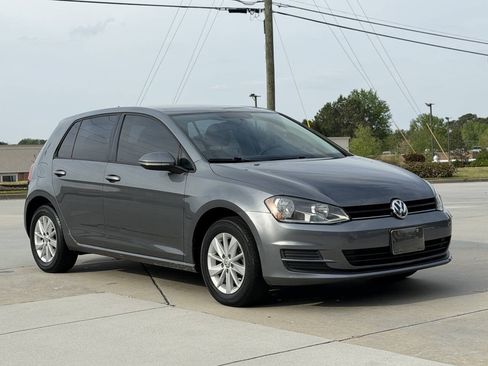 Used 2015 Volkswagen Golf S FWD image 3