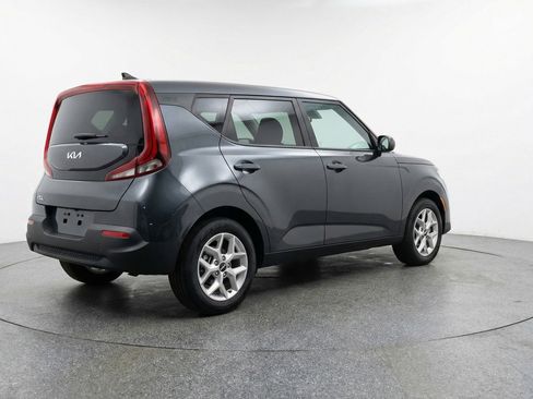 Used 2025 Kia Soul LX w/ LX Technology Package FWD image 9