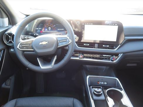 New 2026 Chevrolet Equinox LT w/ Convenience Package II image 13