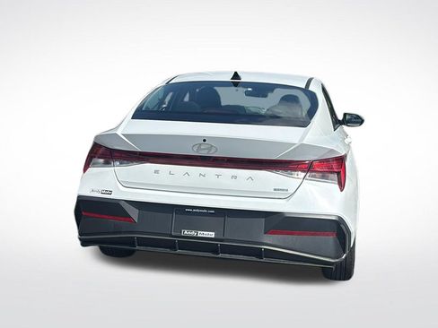 Used 2025 Hyundai Elantra Hybrid FWD image 6
