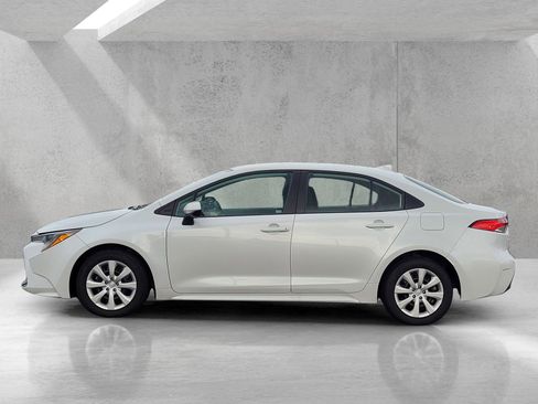 Used 2024 Toyota Corolla LE image 7