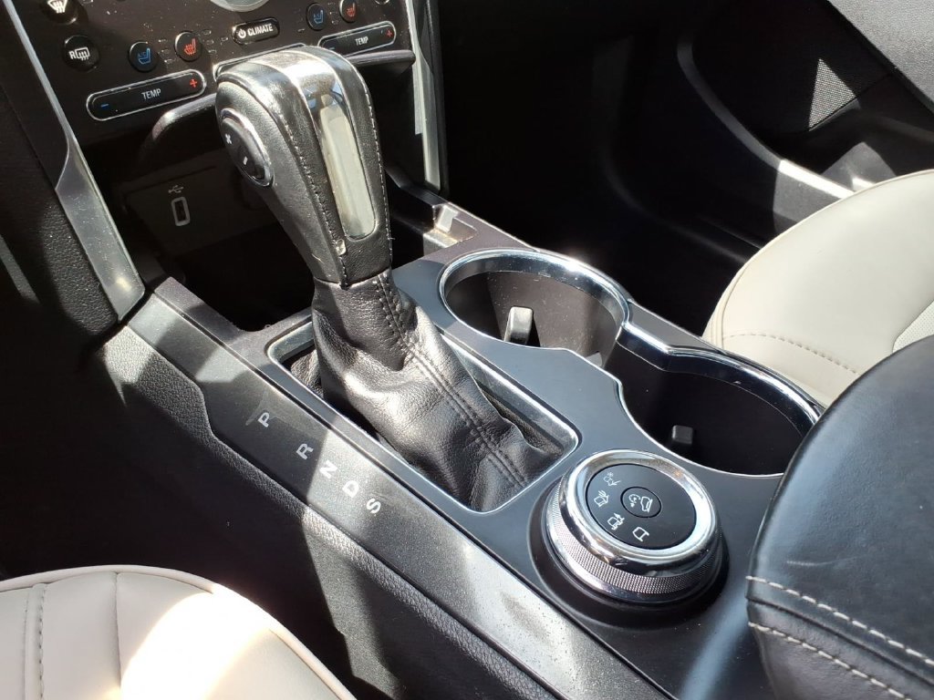 Used 2019 Ford Explorer Limited w/ Limited Luxury Package AWD/4WD image 16