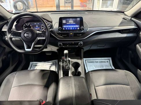 Used 2025 Nissan Altima 2.5 SV image 24