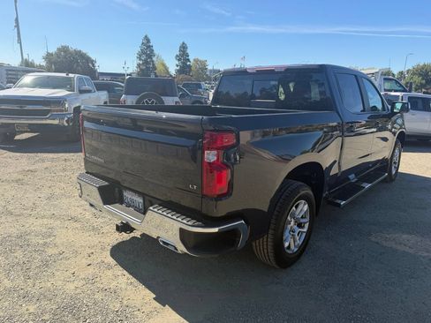 Used 2023 Chevrolet Silverado 1500 LT w/ Z71 Off-Road Package AWD/4WD image 5