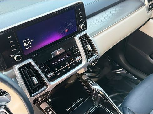 Used 2022 Kia Sorento SX Prestige w/ Panoramic Sunroof Package image 28