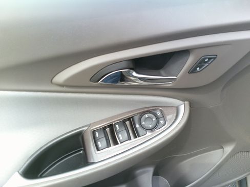 Used 2023 Chevrolet Malibu LT FWD image 17
