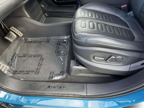 Used 2022 Rivian R1T Adventure image 21