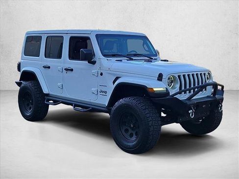 Used 2018 Jeep Wrangler Unlimited Sahara AWD/4WD image 3