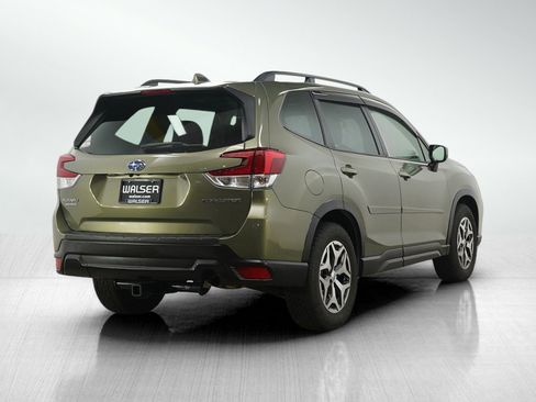 Used 2020 Subaru Forester Premium AWD/4WD image 5