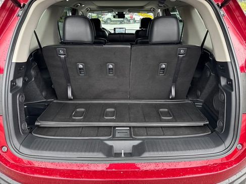 Used 2025 Honda Pilot Touring image 13