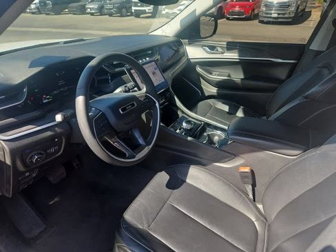 Used 2023 Jeep Grand Cherokee 4WD 4xe image 14