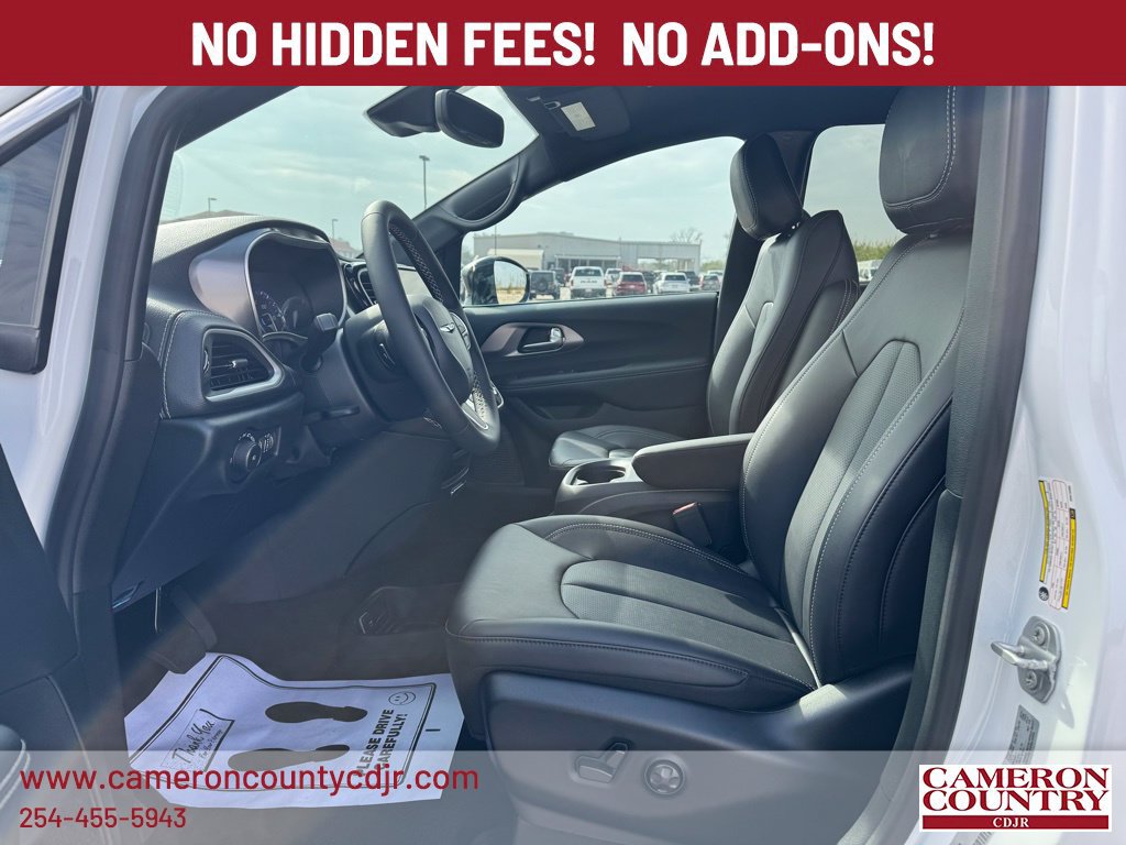 New 2025 Chrysler Pacifica Select FWD image 15