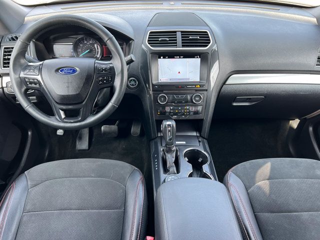 Used 2018 Ford Explorer XLT w/ Equipment Group 202A AWD/4WD image 2