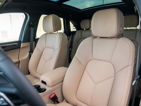 New 2026 Porsche Macan S image 5