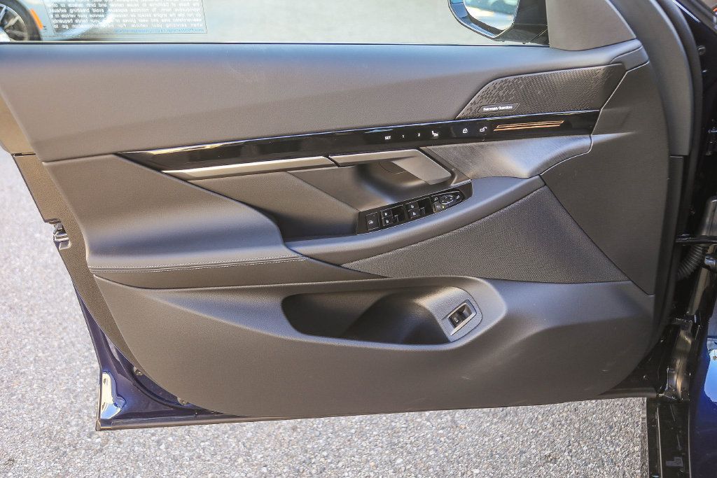 Used 2026 BMW 530i w/ M Sport Package RWD image 17