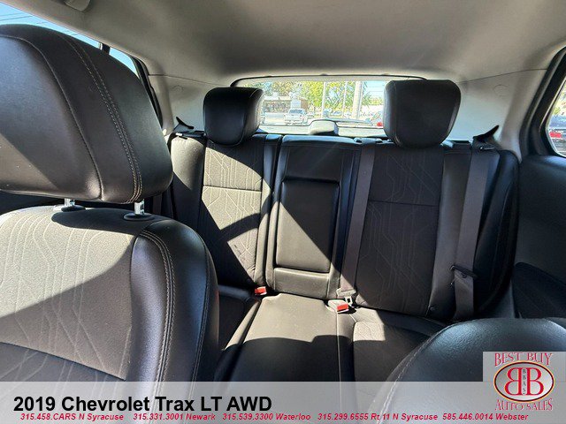 Used 2019 Chevrolet Trax LT w/ LT Convenience Package AWD/4WD image 21