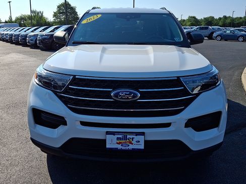 Certified 2023 Ford Explorer XLT AWD/4WD image 2