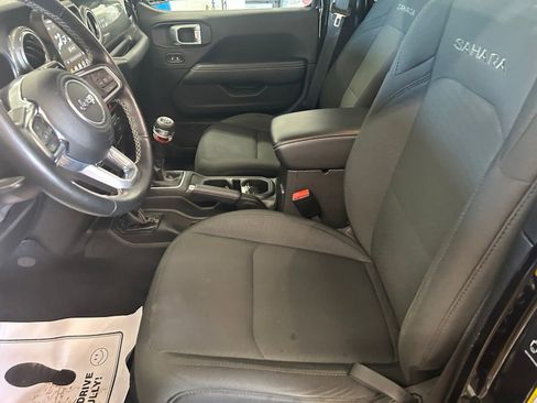 Used 2021 Jeep Wrangler Unlimited Sahara w/ Uconnect 4C Nav & Sound Group AWD/4WD image 12